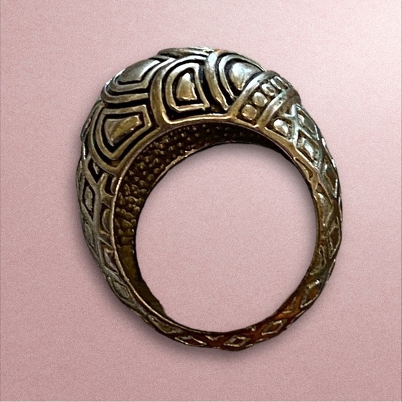 Ladies Size 8 Silver Cocktail Ring - Picture 3 of 3